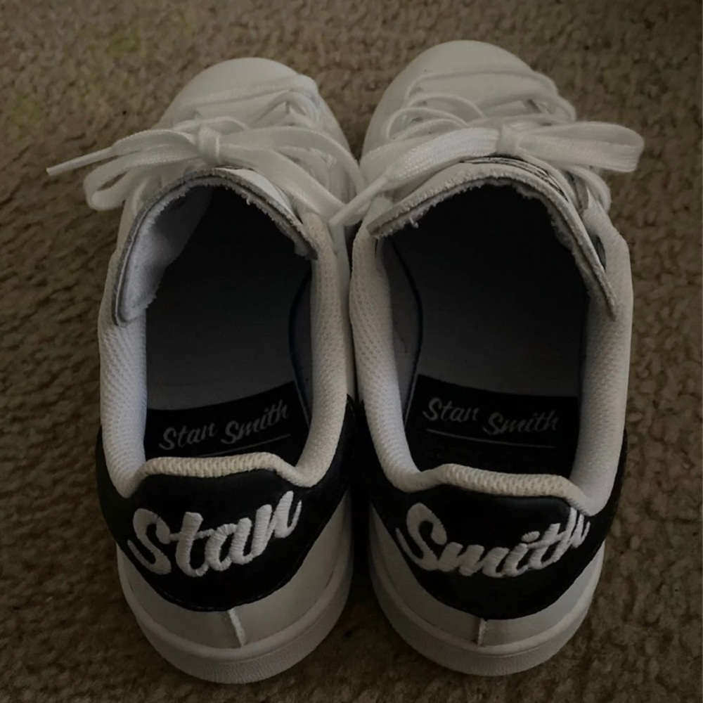 Stan Smith - Picture 2 of 3